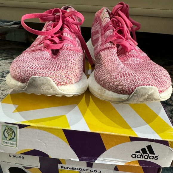 Adidas Puré Boost  pink ! Size 6 in kids /7.5 in women’s - Picture 2 of 6